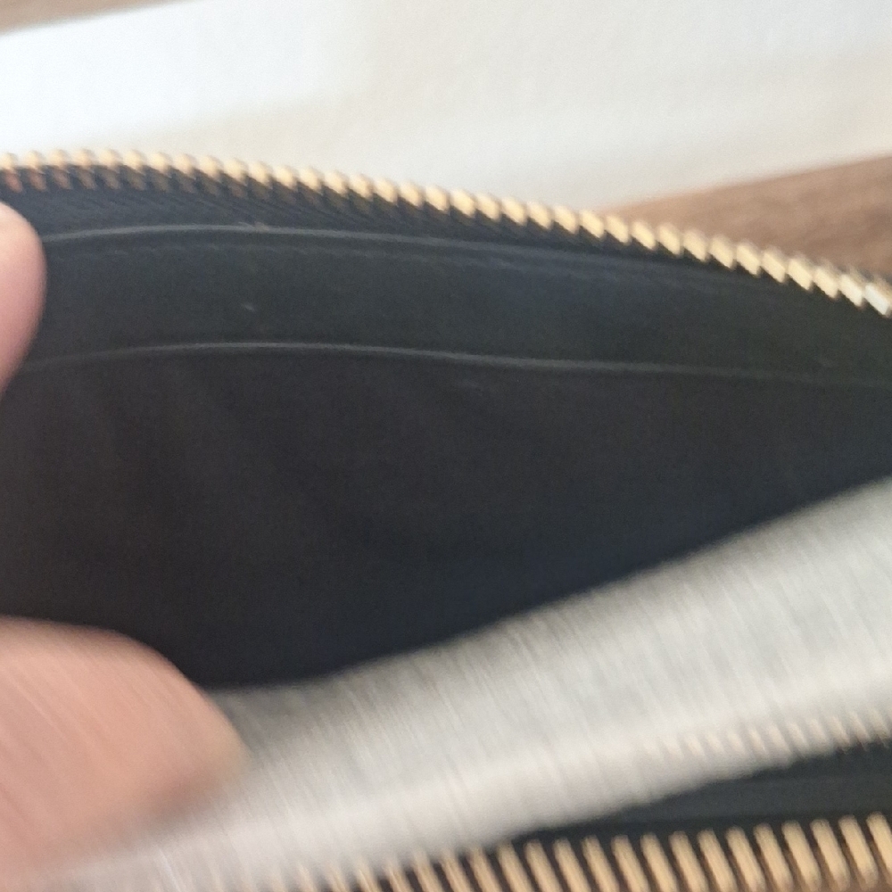 Coach Black Zip-Around Leather Wallet - Picture 2 of 10